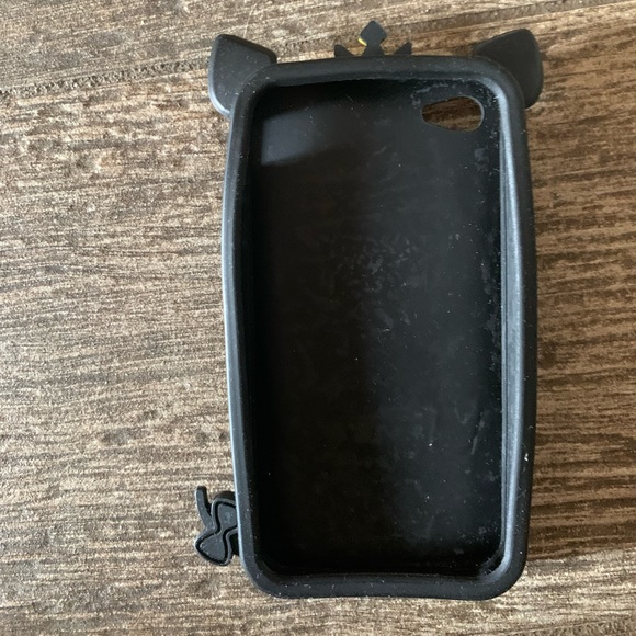 - (4 for $20) 5th Generation IPOD Touch Piggy Case - Picture 2 of 4